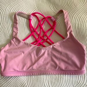 Lululemon Sports-bra. Pink size 4. Free to be style